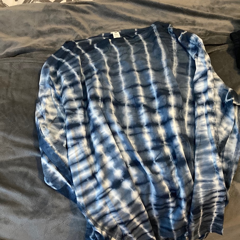 Womens athletic shirt